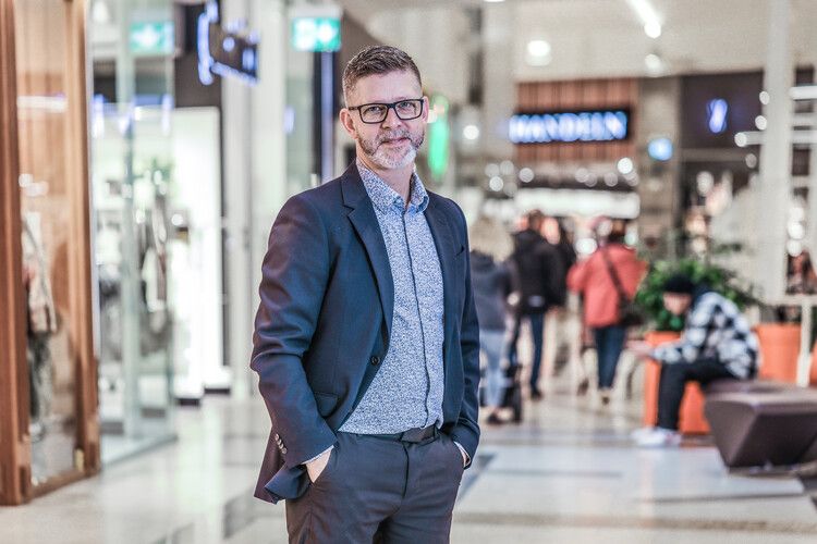 Joakim Ritzén i enn köpcenter