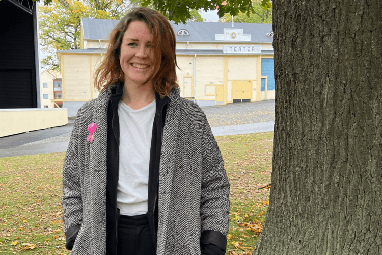 Ellen Stenberg framför Huskvarna Folkets Park