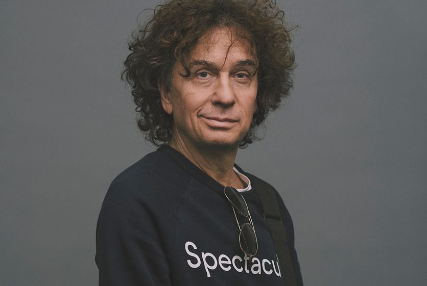Magnus Uggla med gitarr