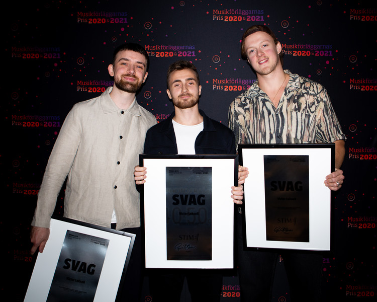 Carl Silvergran, Niklas Carson Mattsson, Felix Flygare Floderer tog emot priset för årets mest spelade låt på Musikförläggarnas Pris