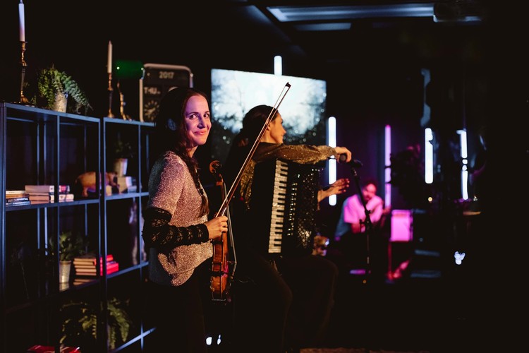 Lisa Rydberg och Lisa Långbacka. Foto Kajsa Göransson