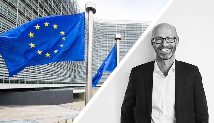 bild på Karsten och EU-flaggor